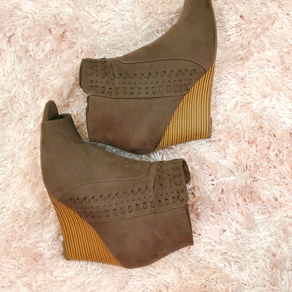 Rockport Booties - Picture 4 of 7